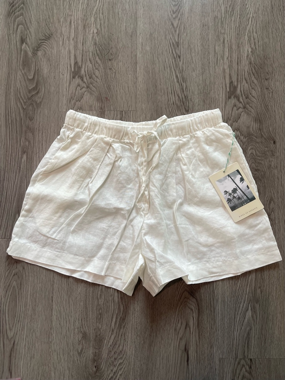 NWT by Trovata Charlie short Drawstring pull on Linen Shorts - Picture 2 of 9